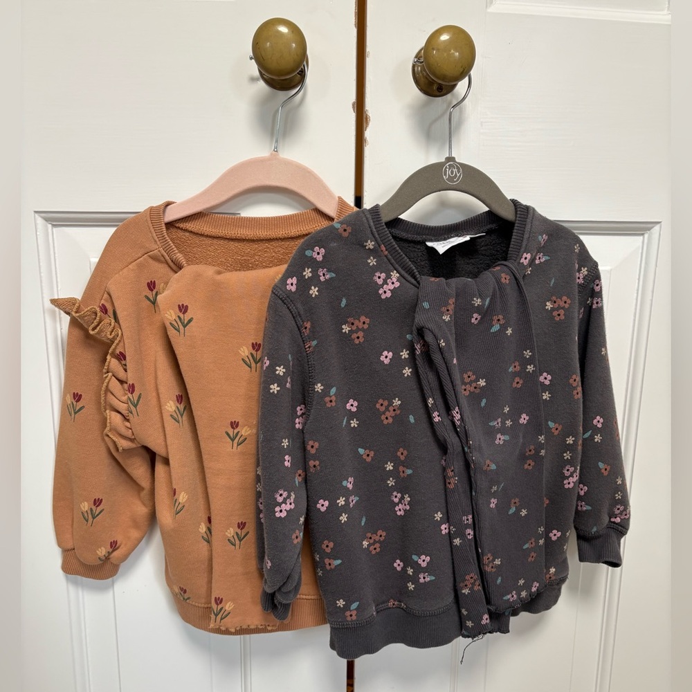 Zara girls set size 2-3T. Used, good condition. Either 2 for $30 or $18 each.